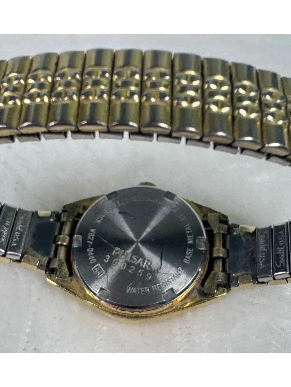 Vtg Women's Pulsar Quartz 2 Tone V827-0440 Quartz Gold Dial Date Stretch